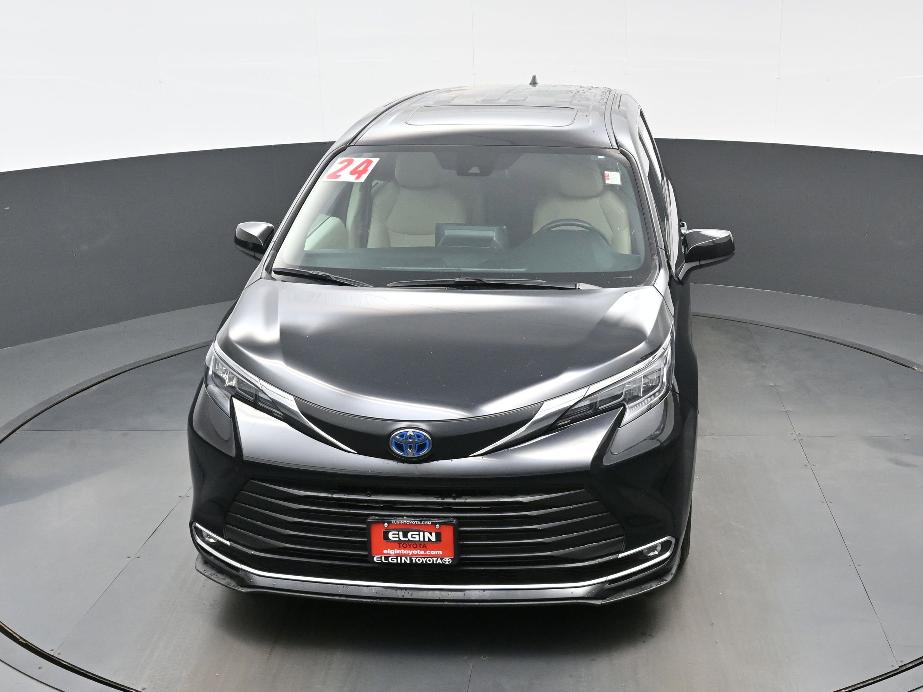 Used 2024 Toyota Sienna XLE AWD/4WD image 37
