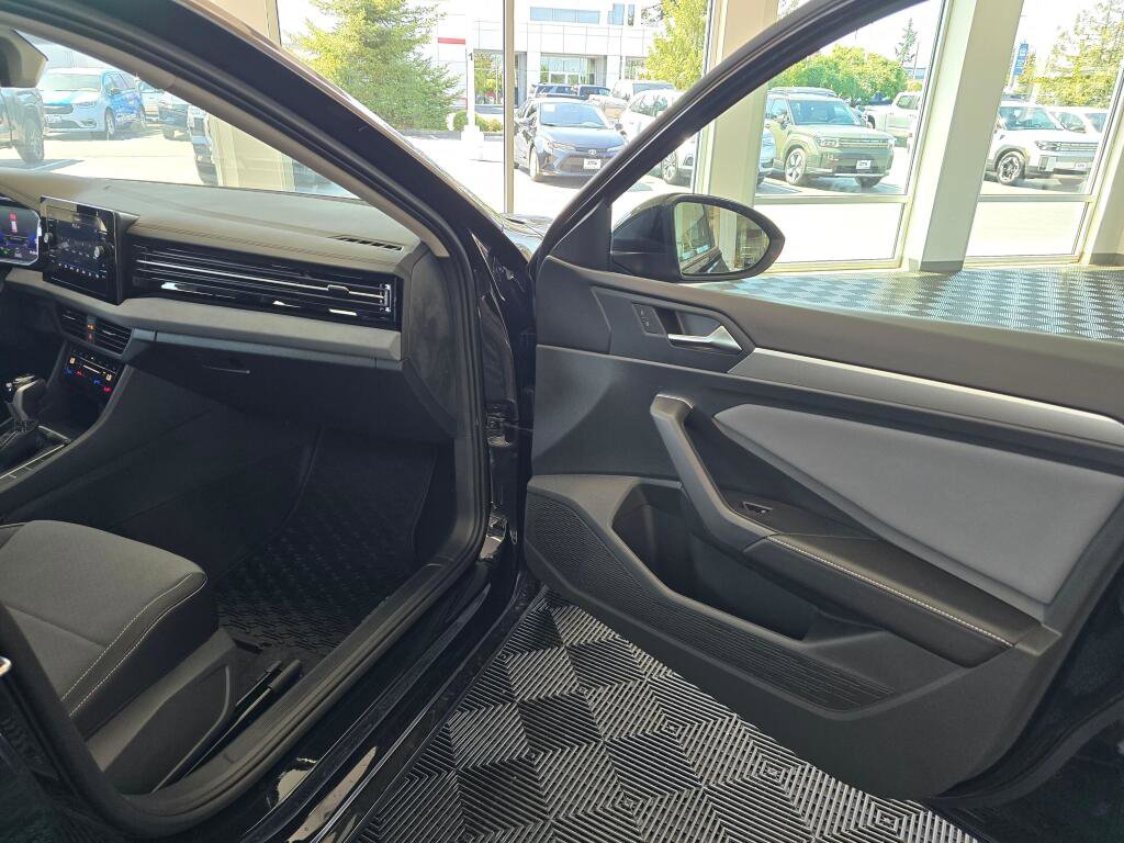 New 2026 Volkswagen Jetta SE FWD image 41