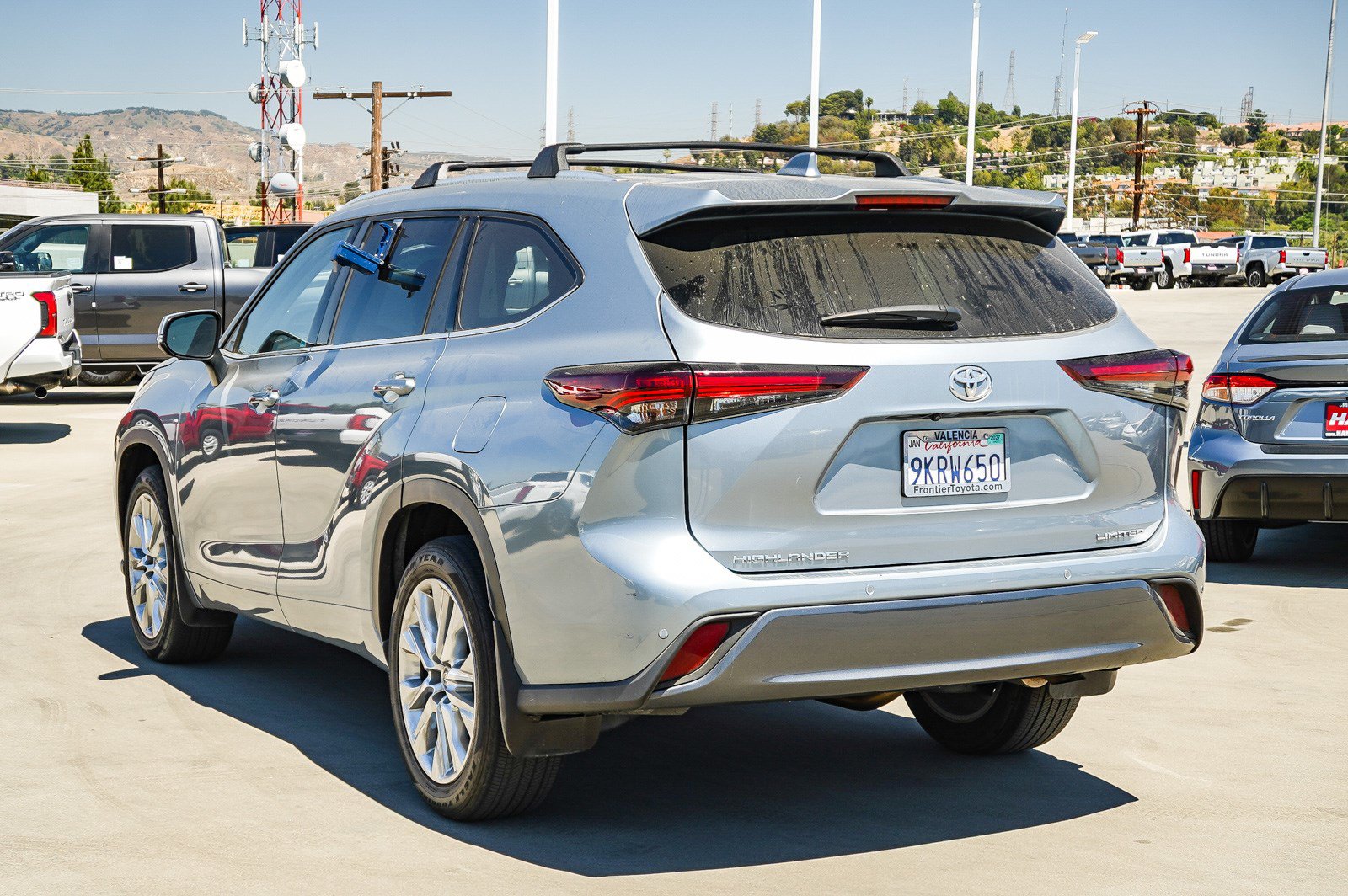 Certified 2024 Toyota Highlander Limited FWD image 5