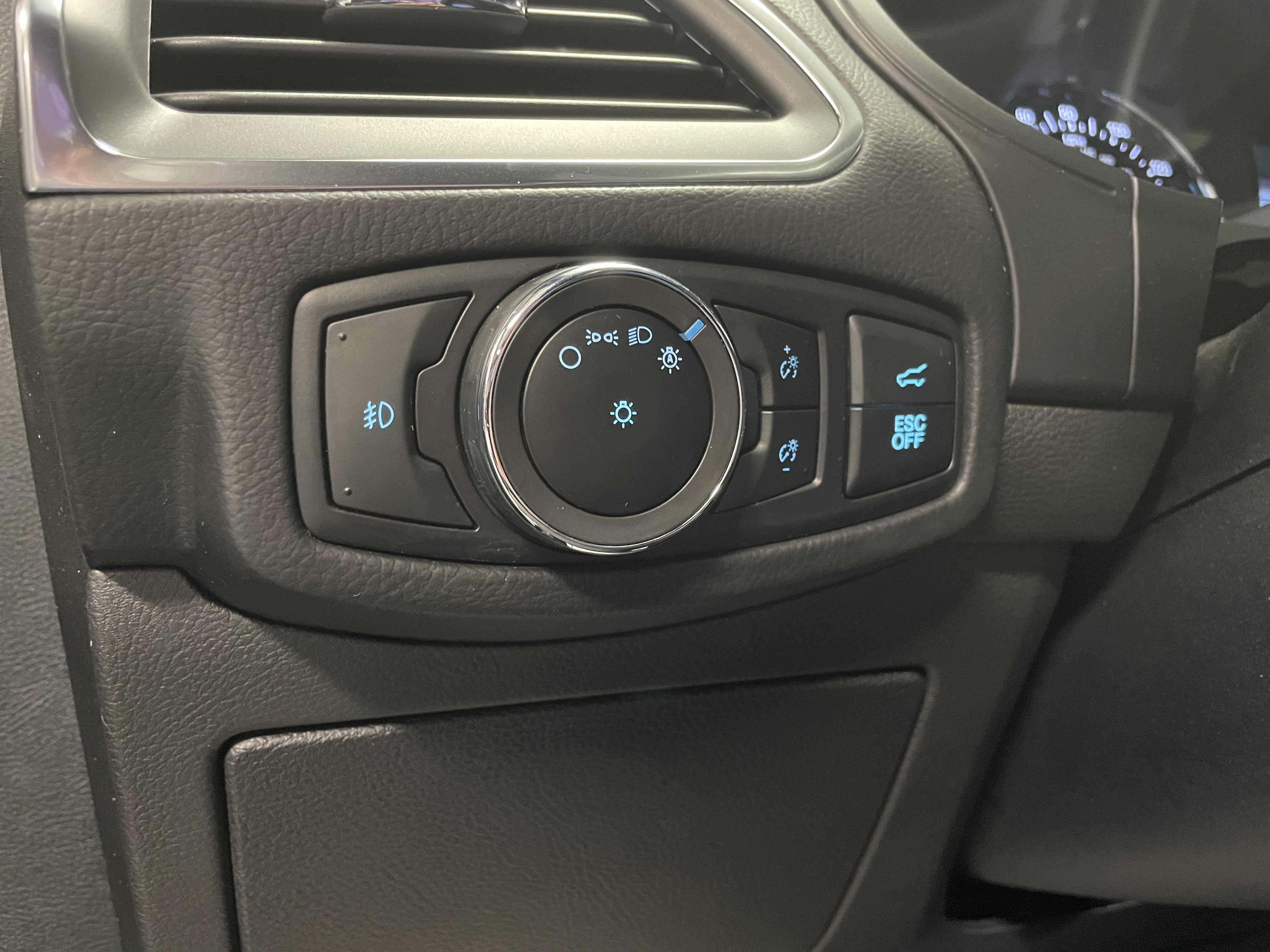 Used 2024 Ford Edge ST w/ Equipment Group 401A image 22