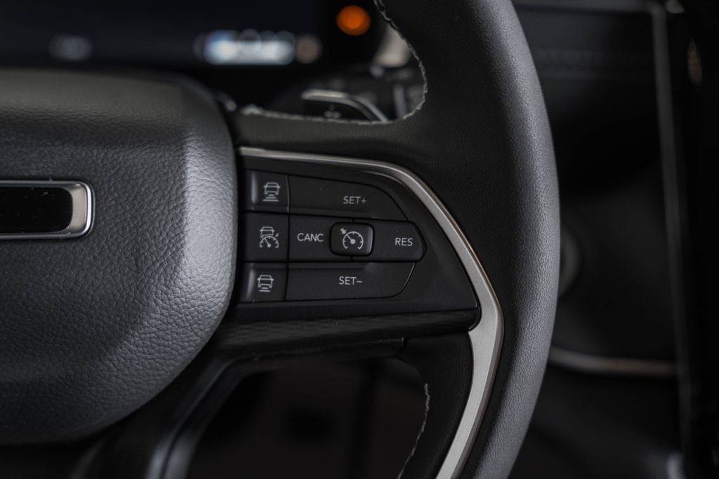 New 2025 Jeep Grand Cherokee Laredo X image 25