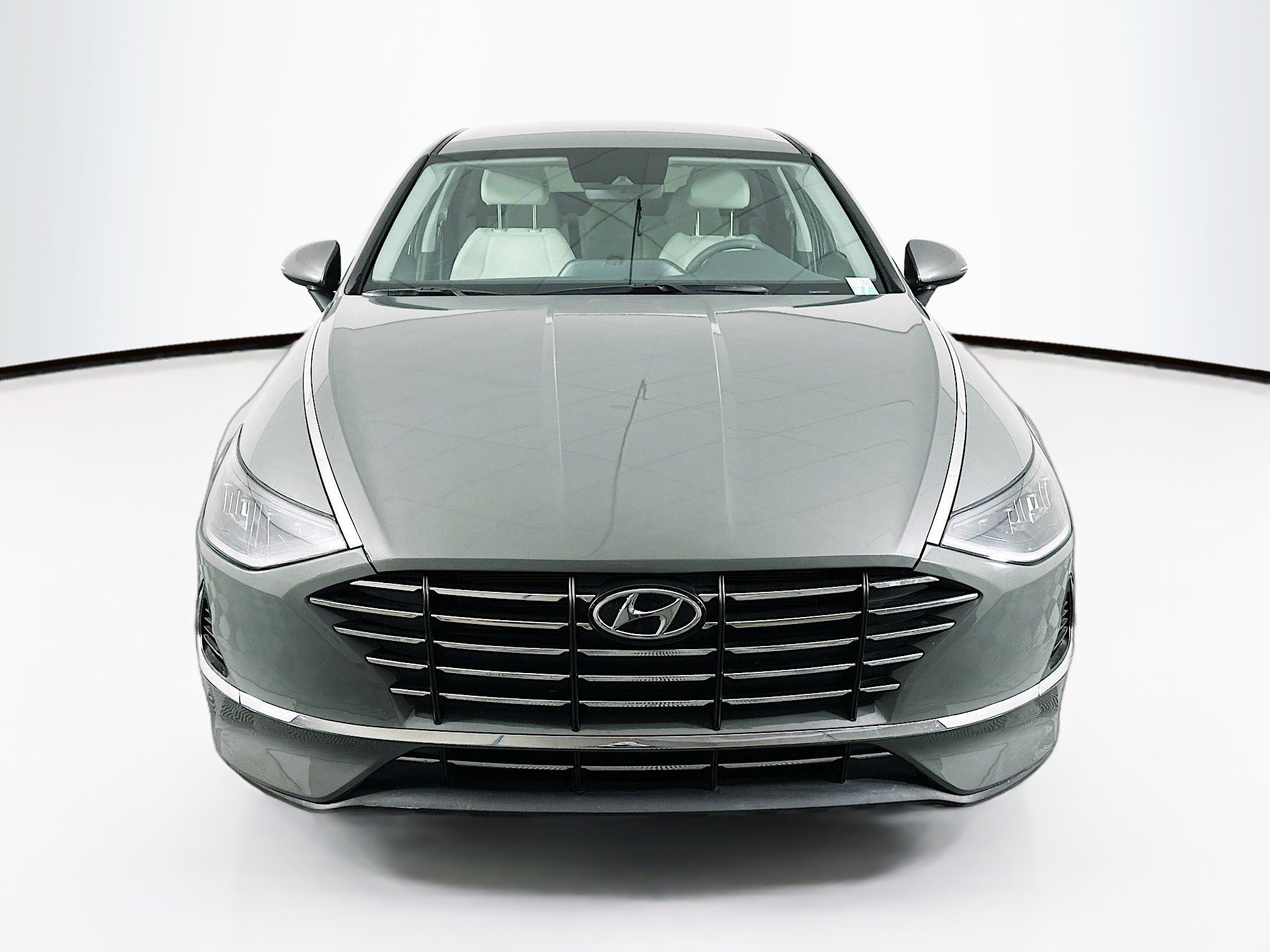 Used 2023 Hyundai Sonata SE w/ Cargo Package image 2