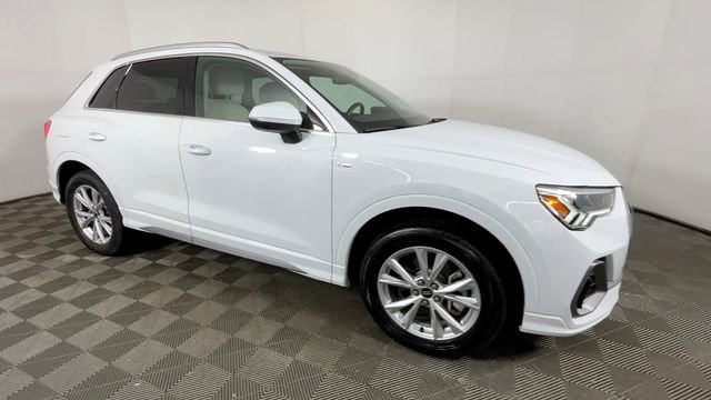 Used 2022 Audi Q3 2.0T Premium Plus AWD/4WD image 2