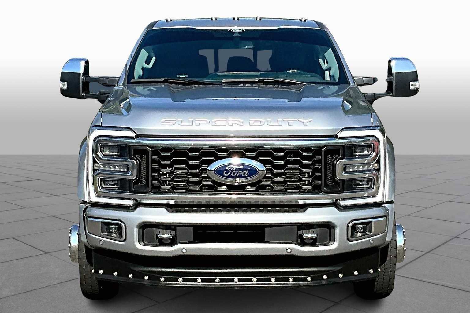 Used 2024 Ford F450 Limited image 3