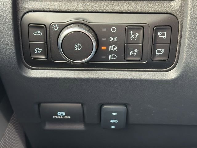New 2026 Ford F250 Lariat w/ Black Appearance Package image 19