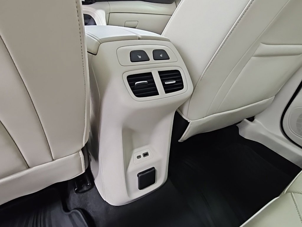 Used 2023 Buick Envision Avenir image 35