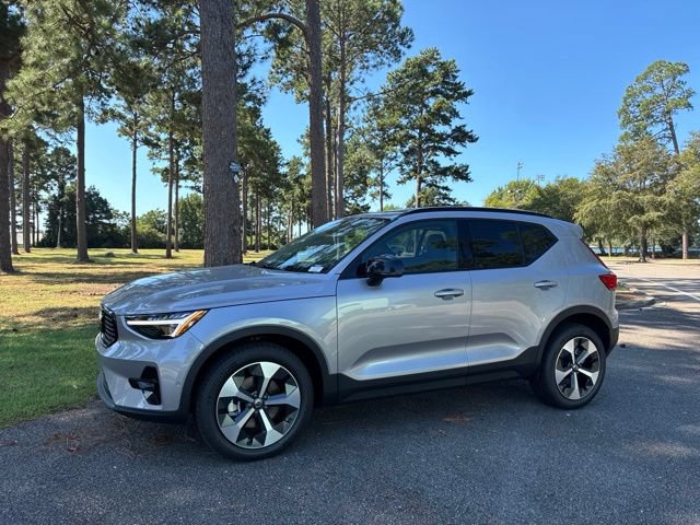 New 2026 Volvo XC40 B5 Plus w/ Protection Package Premier AWD/4WD image 8