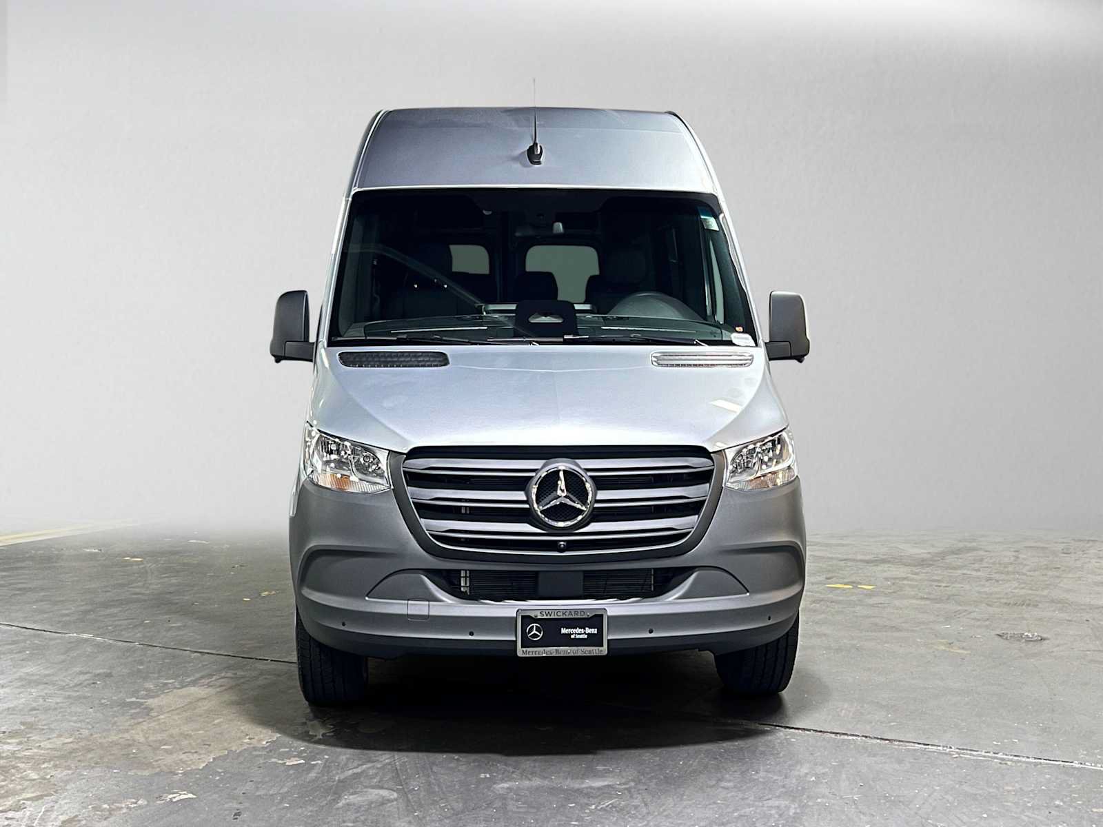Used 2025 Mercedes-Benz Sprinter 2500 image 8