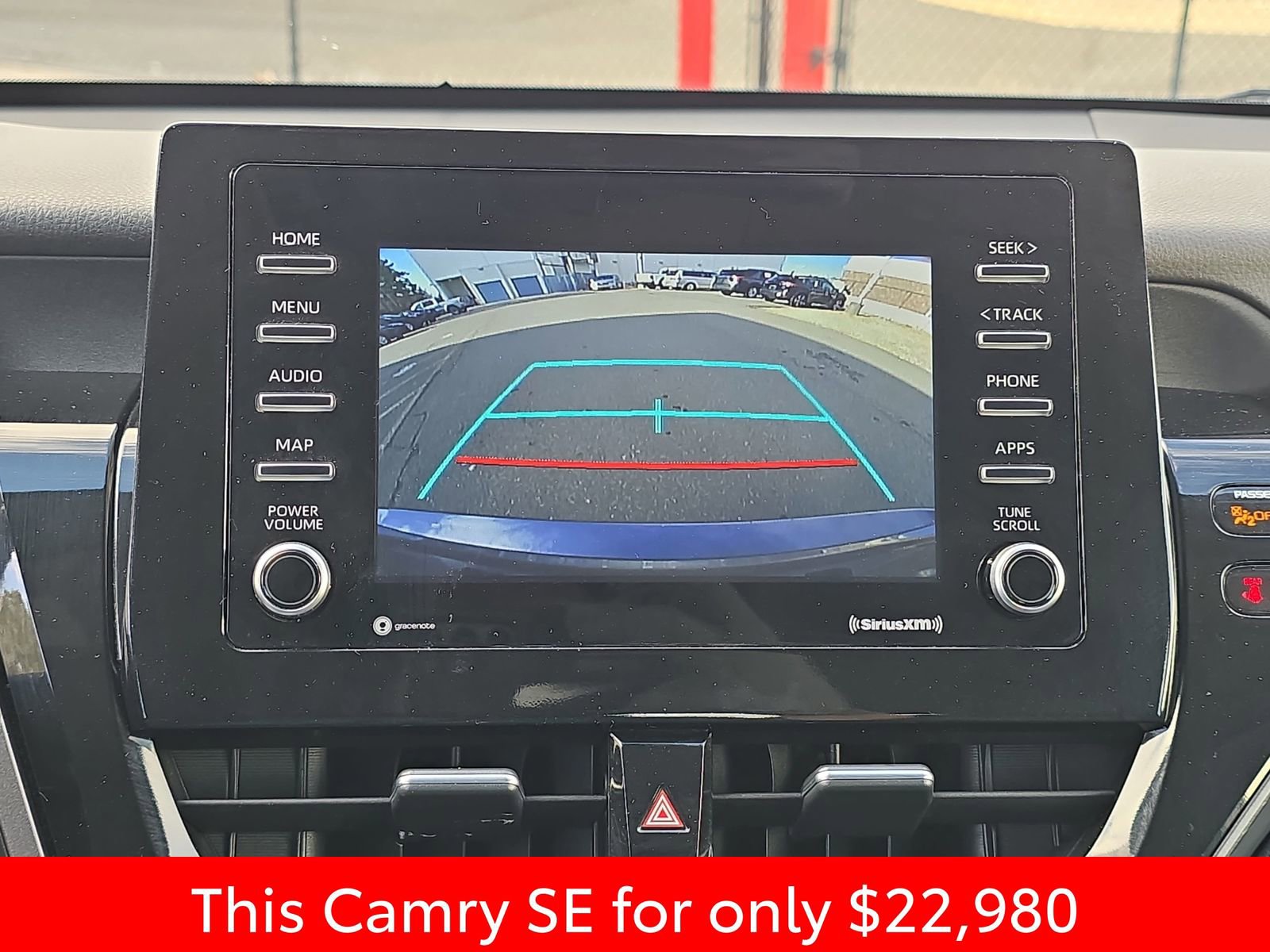 Used 2024 Toyota Camry SE image 29