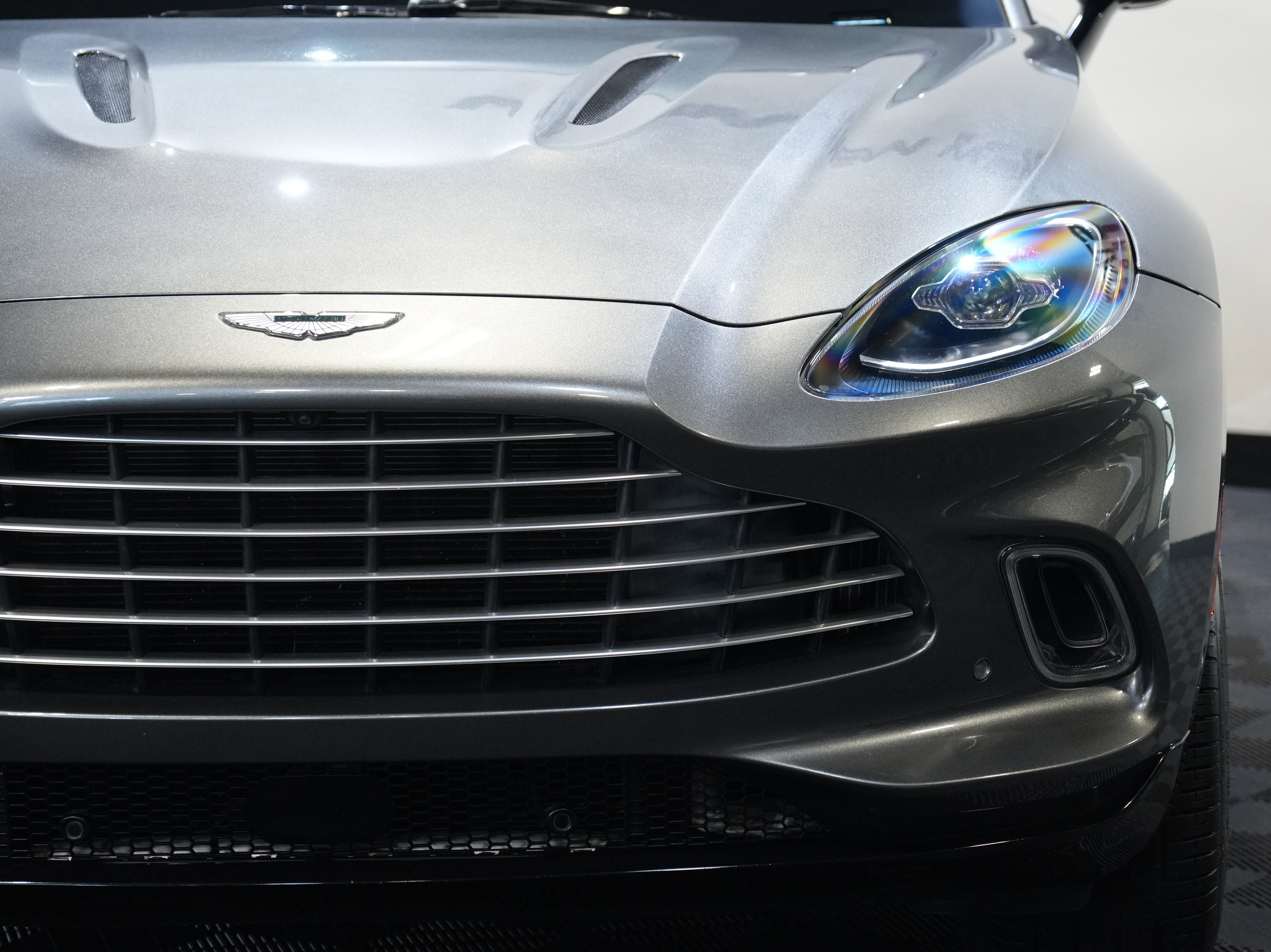 Used 2021 Aston Martin DBX AWD/4WD image 10