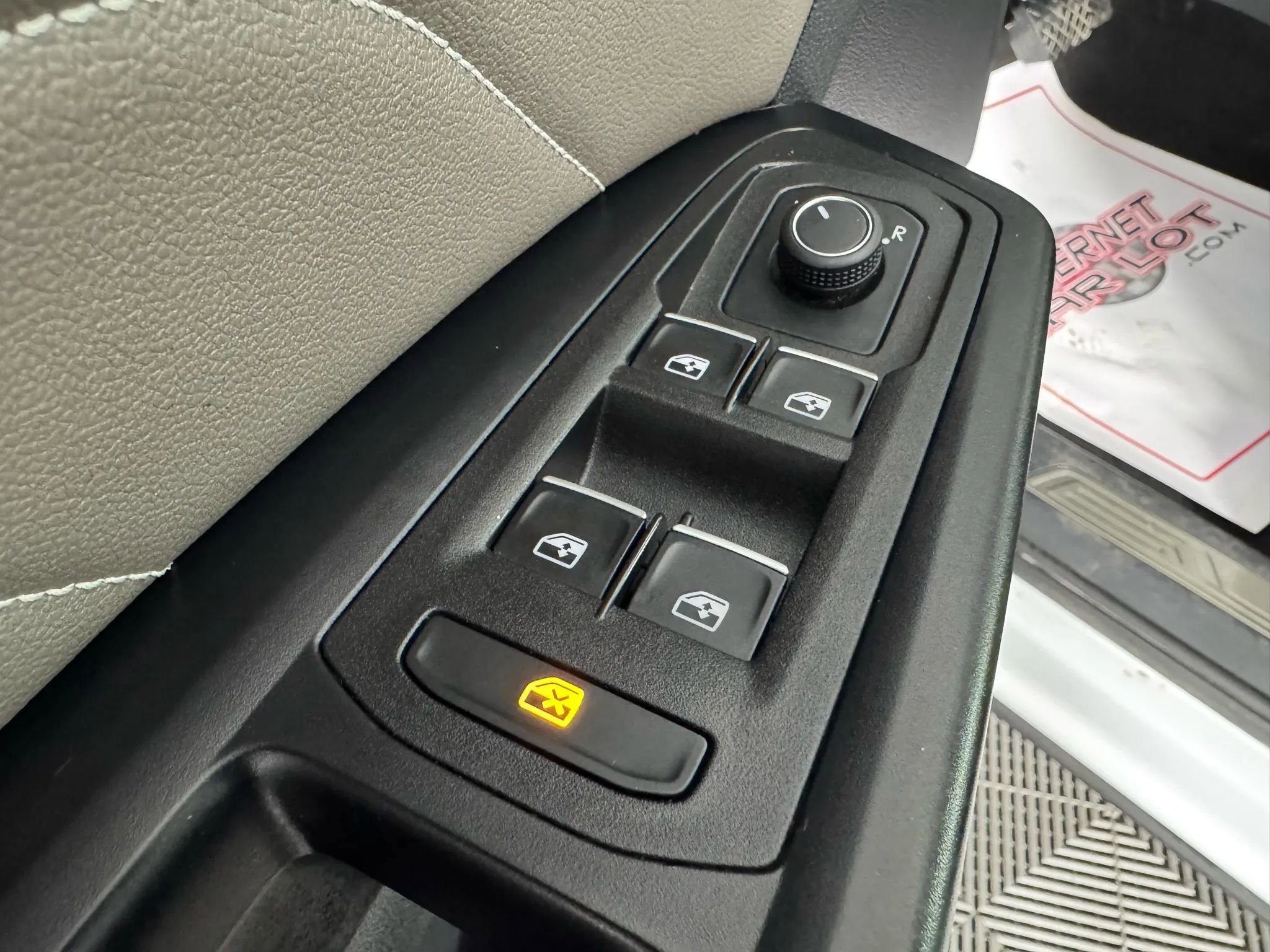 Used 2021 Volkswagen Atlas SE image 44