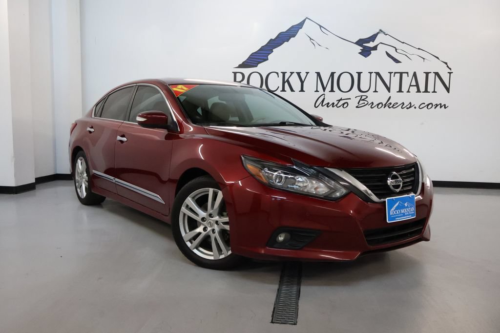 Used 2017 Nissan Altima 3.5 SL w/ 3.5SL Technology Package
