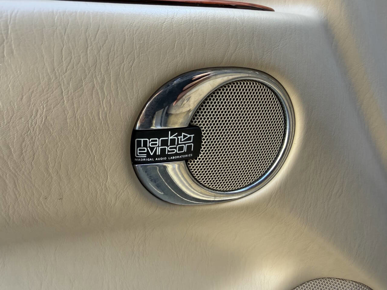 Used 2001 Lexus LX 470 4WD image 17