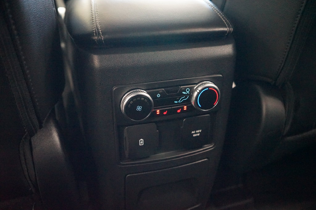 Used 2023 Ford Explorer Limited w/ Equipment Group 301A AWD/4WD image 14