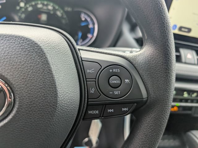 Used 2025 Toyota RAV4 LE image 19