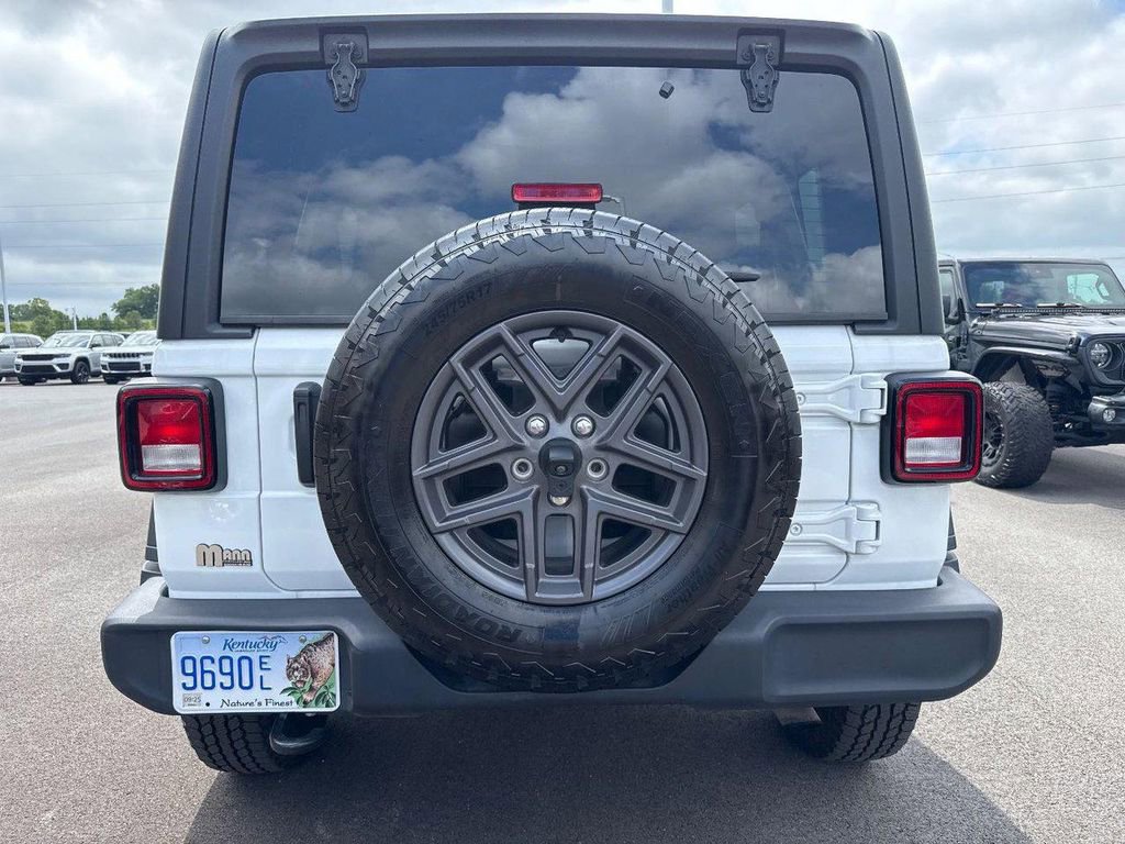 Used 2024 Jeep Wrangler Sport S image 6