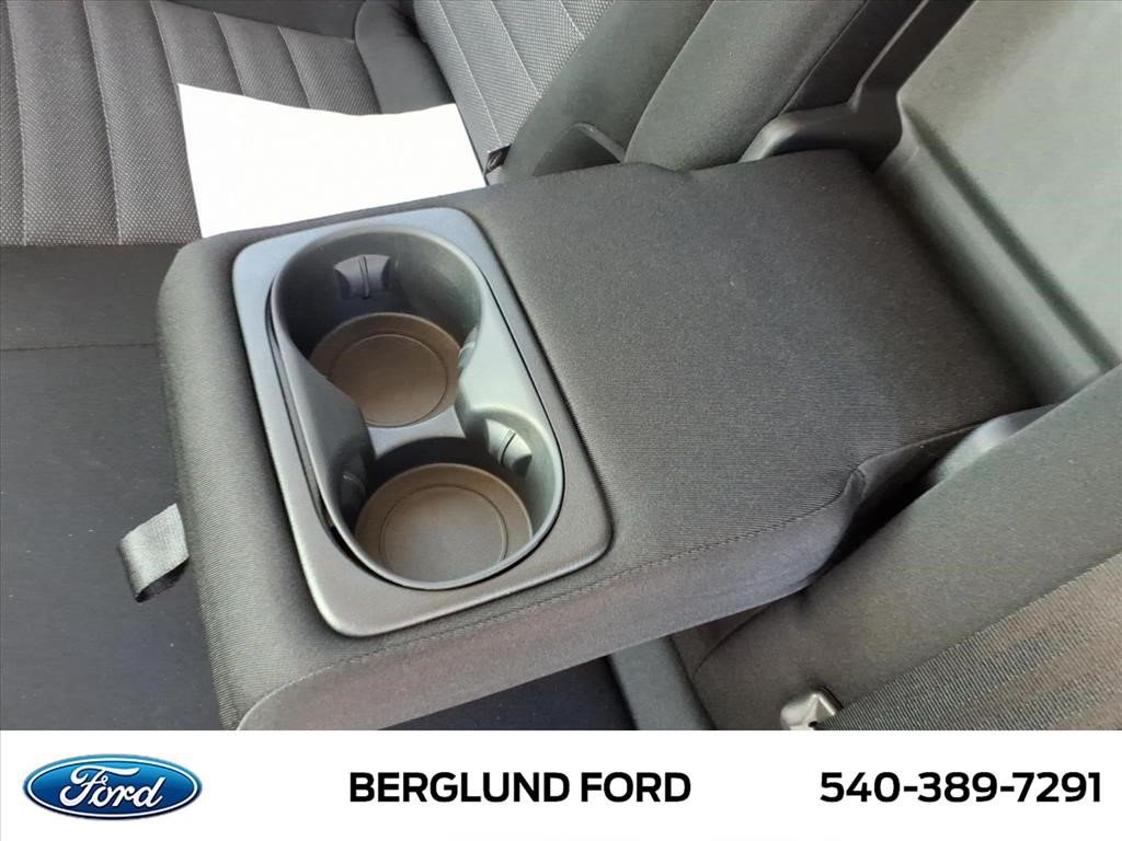 Used 2016 Ford Edge SE AWD/4WD image 14