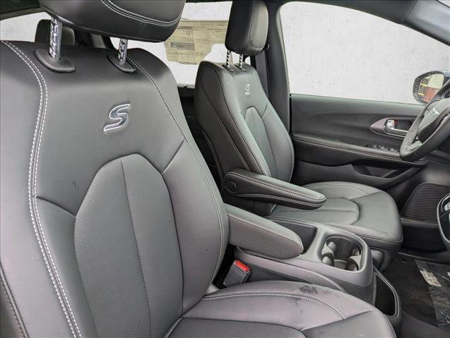 New 2026 Chrysler Pacifica Select w/ S Appearance Package image 27