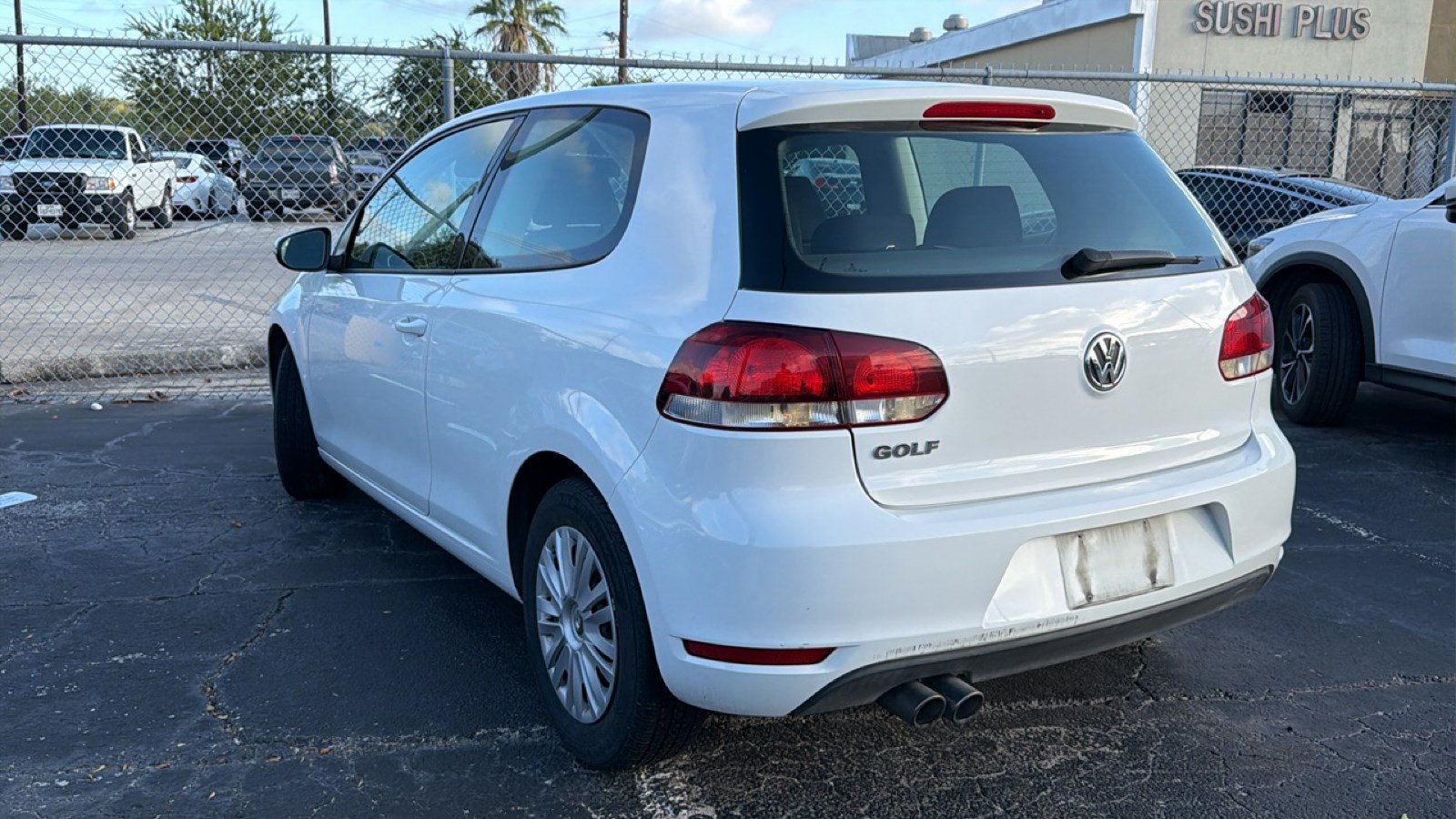 Used 2011 Volkswagen Golf 2-Door FWD image 6