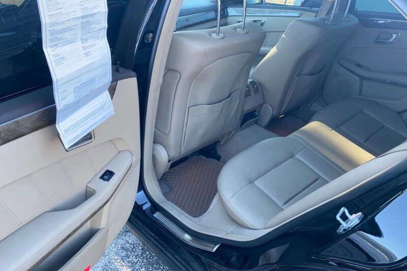Used 2010 Mercedes-Benz E 350 4MATIC Sedan image 4