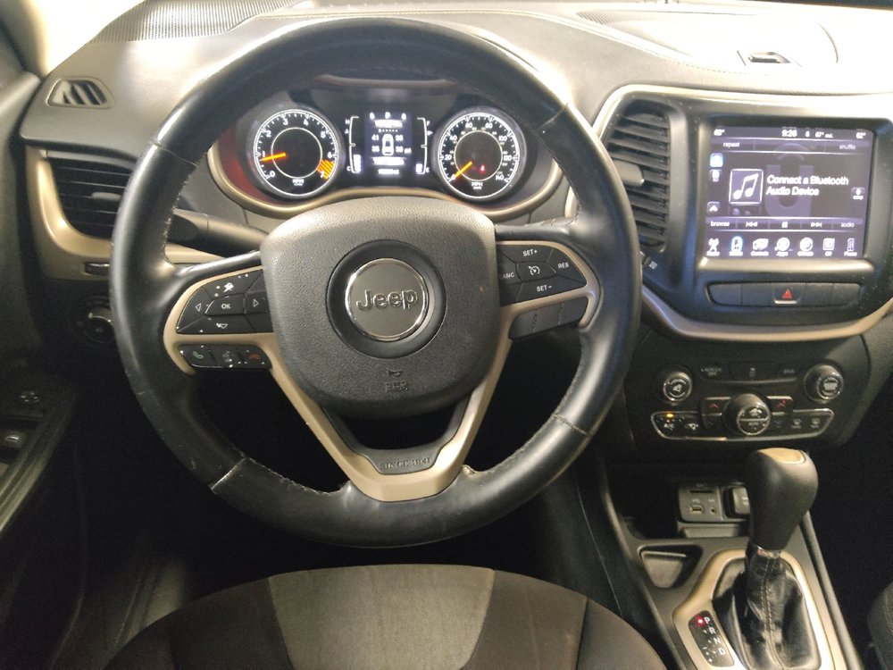 Used 2014 Jeep Cherokee Latitude w/ Comfort/Convenience Group FWD image 22