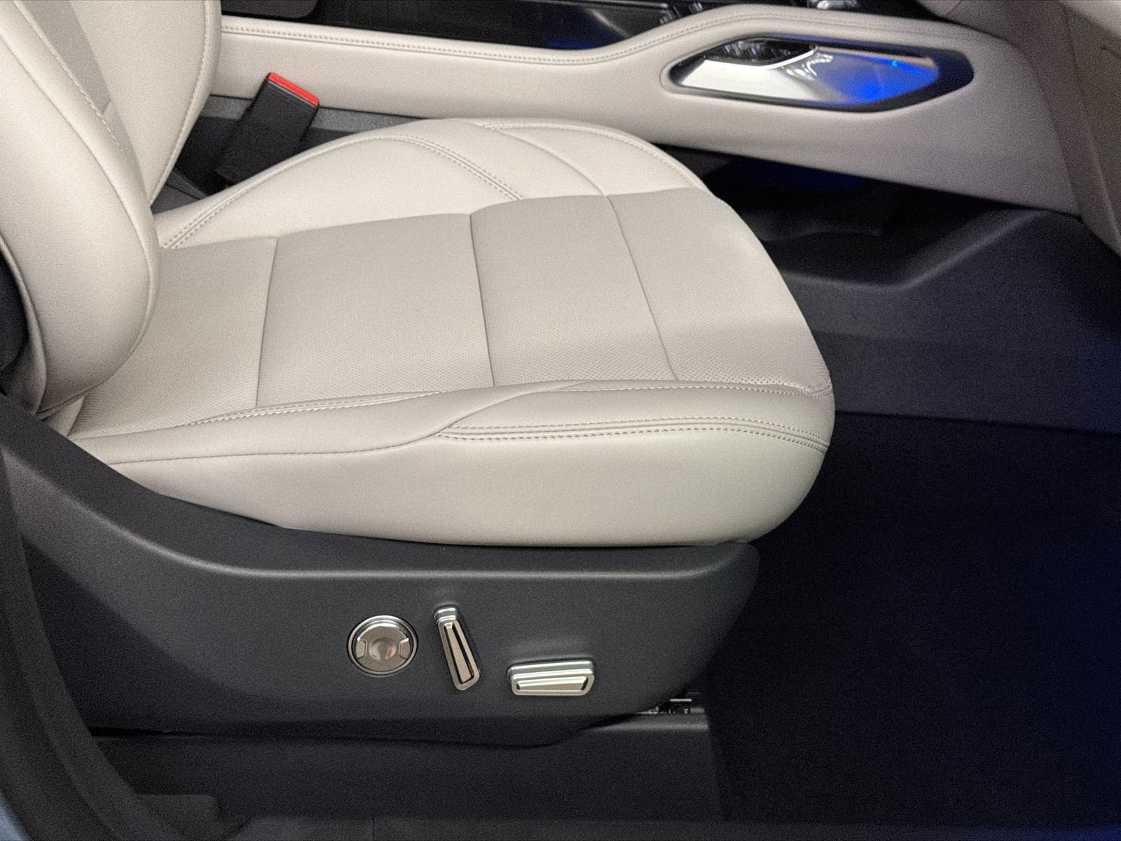 New 2026 Lincoln Nautilus Premier w/ Equipment Group 102A AWD/4WD image 11