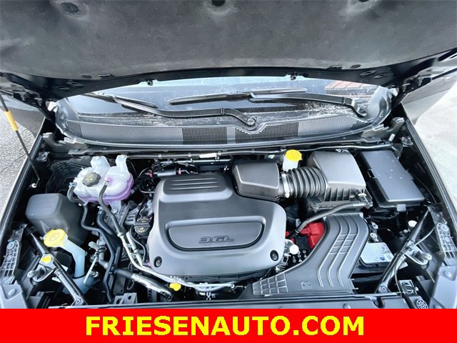 New 2025 Chrysler Pacifica Select w/ Uconnect Theater Family Group image 30