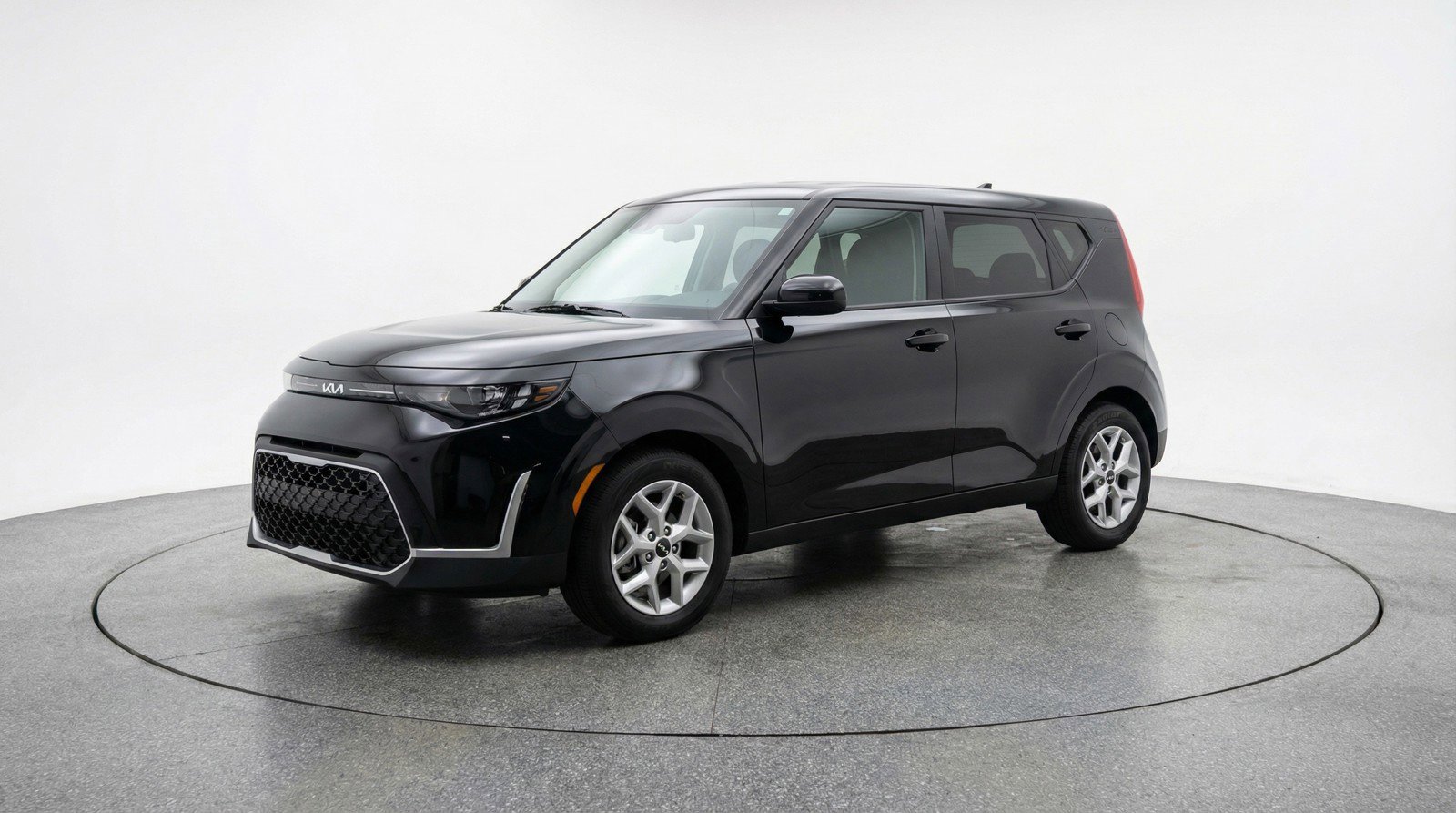 Used 2025 Kia Soul LX w/ LX Technology Package image 3
