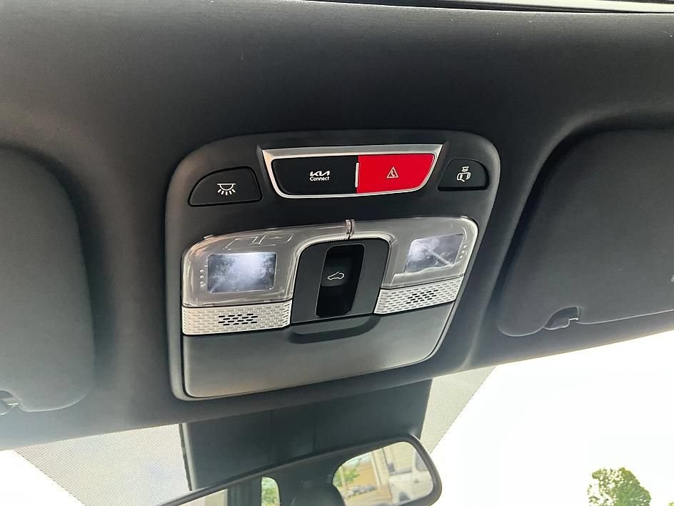 Used 2023 Kia Telluride AWD image 25