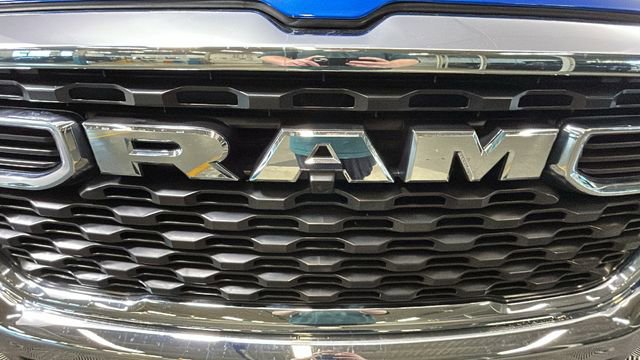Used 2025 RAM 1500 Big Horn AWD/4WD image 9