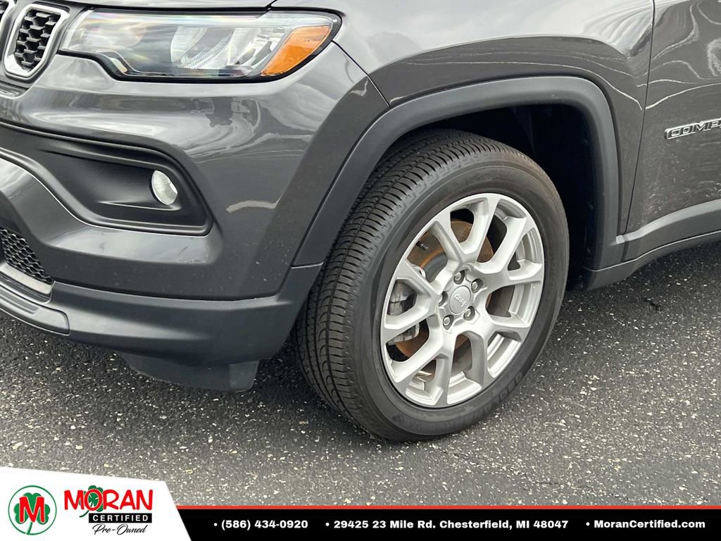 Used 2024 Jeep Compass Latitude AWD/4WD image 8