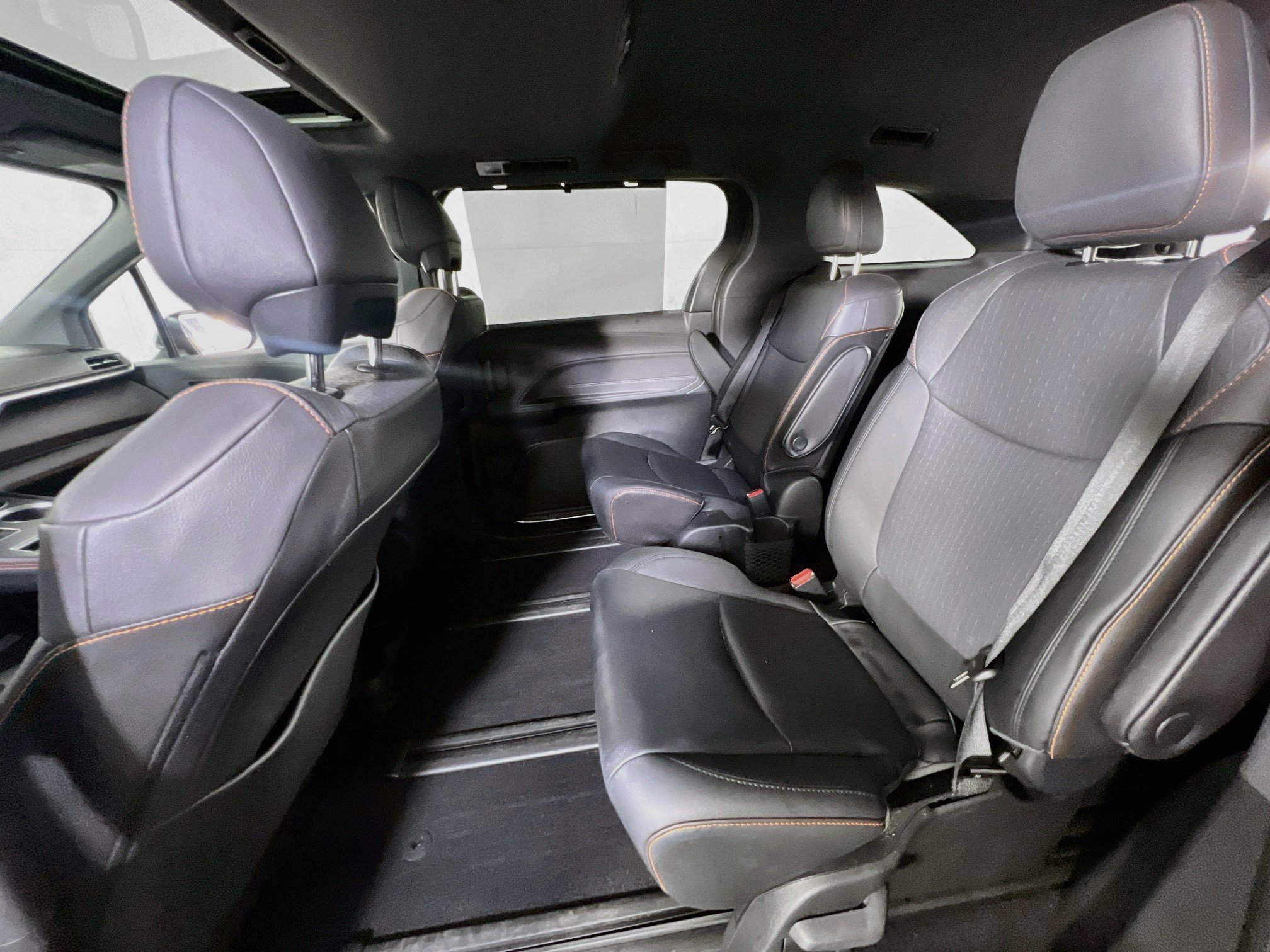 Used 2022 Toyota Sienna XSE AWD/4WD image 25