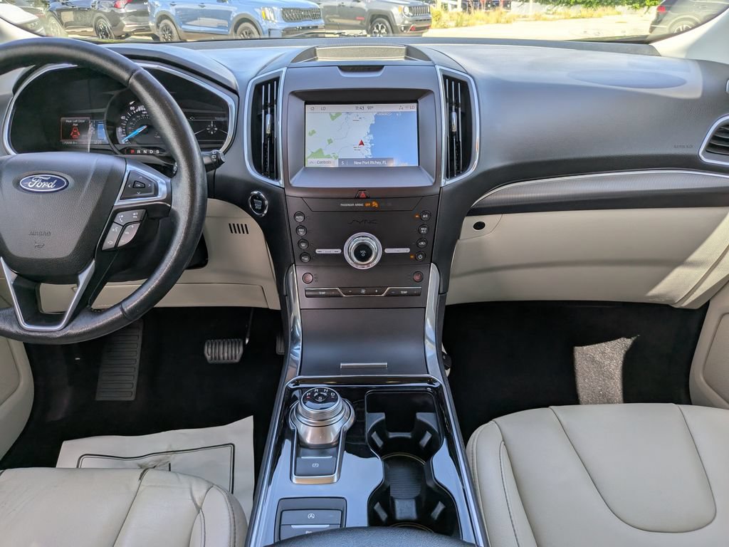 Used 2020 Ford Edge Titanium FWD image 17