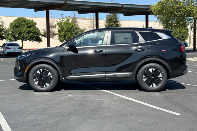 New 2027 Kia Sportage LX FWD image 10