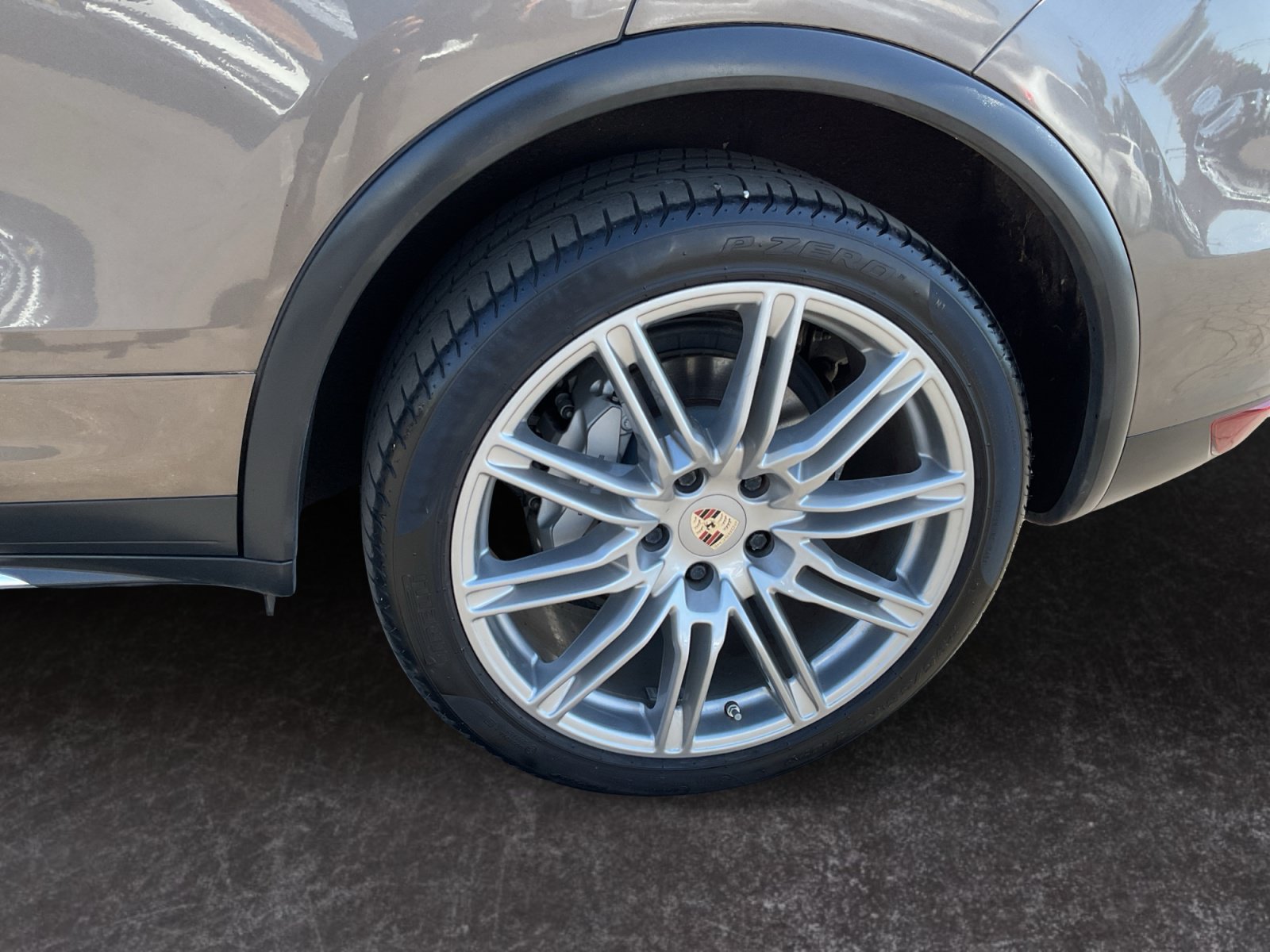 Used 2013 Porsche Cayenne S AWD/4WD image 9