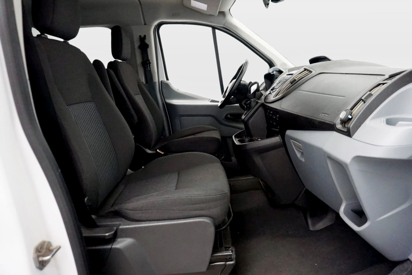Used 2016 Ford Transit 150 XL RWD image 19