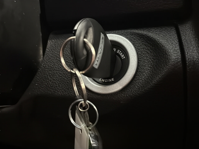 Used 2023 RAM 1500 Warlock AWD/4WD image 32
