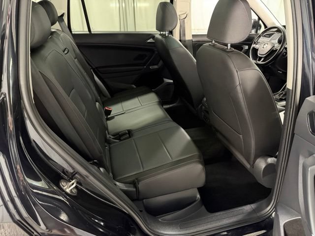 Used 2018 Volkswagen Tiguan SEL AWD/4WD image 8
