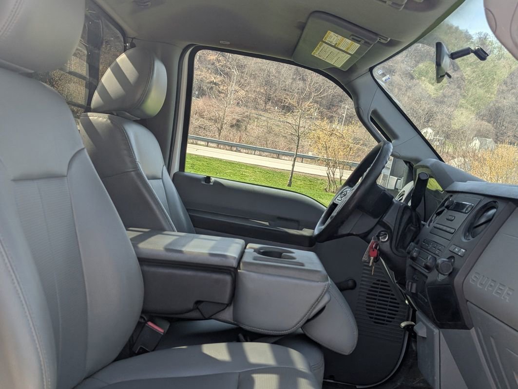 Used 2012 Ford F350 XL w/ Skid Plate Pkg image 25