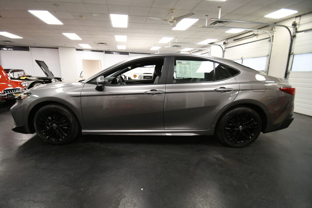 Certified 2025 Toyota Camry SE image 4