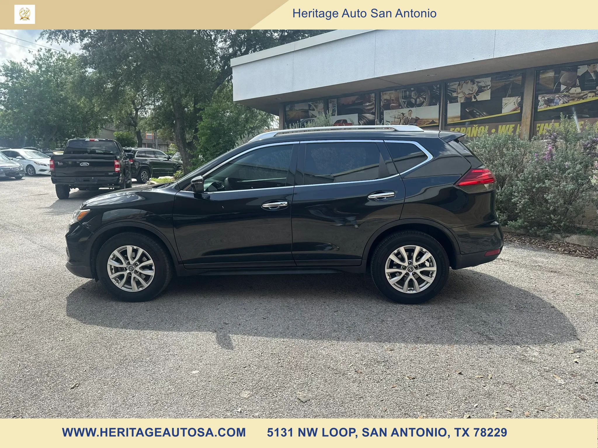 Used 2017 Nissan Rogue SV FWD image 8
