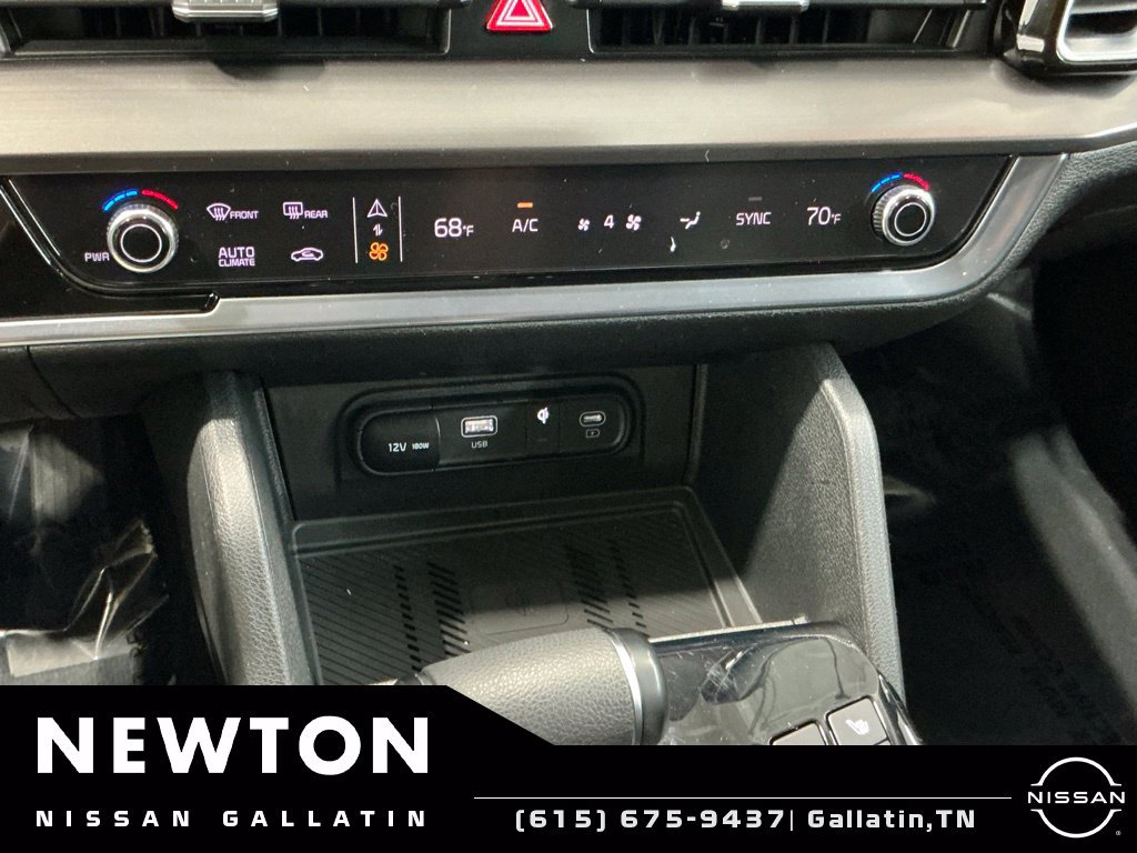 Used 2025 Kia Sportage EX AWD/4WD image 11