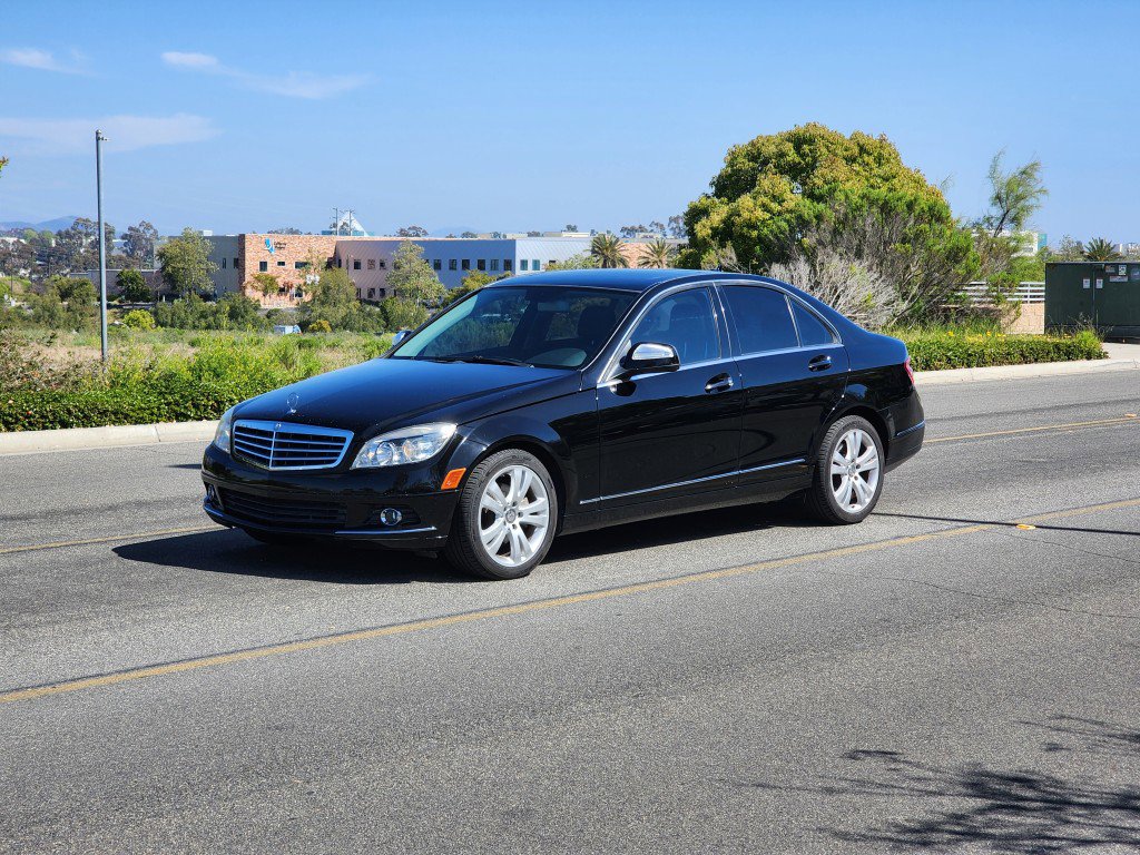 Used 2009 Mercedes-Benz C 300 Sedan image 1