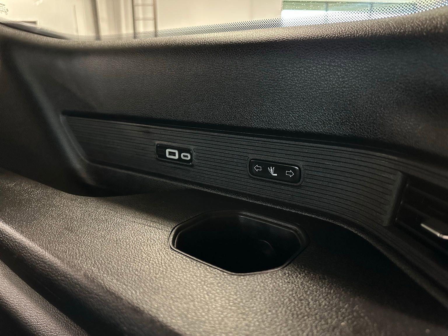 Used 2023 Jeep Wagoneer Series III w/ Preferred Equipment Group image 47