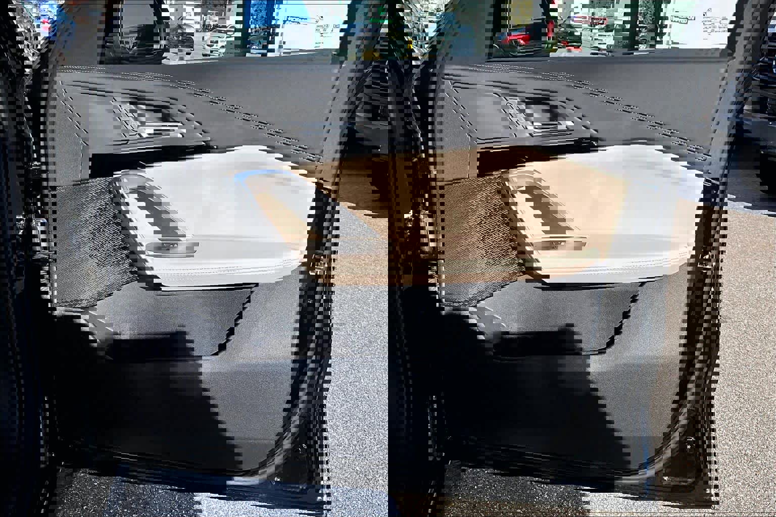 Used 2025 BMW X1 xDrive28i w/ Technology Package image 23