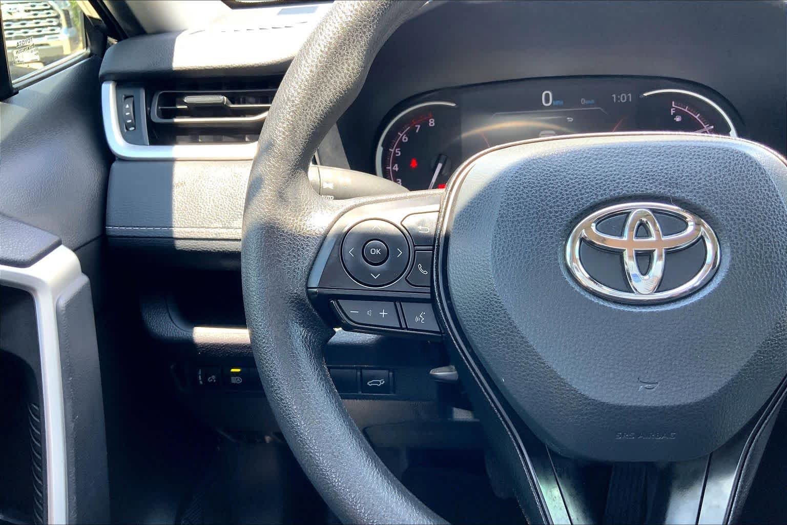 Used 2024 Toyota RAV4 XLE w/ Convenience Package FWD image 24