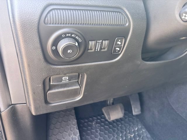 Used 2022 Jeep Wagoneer Series I w/ Premium Group I AWD/4WD image 32
