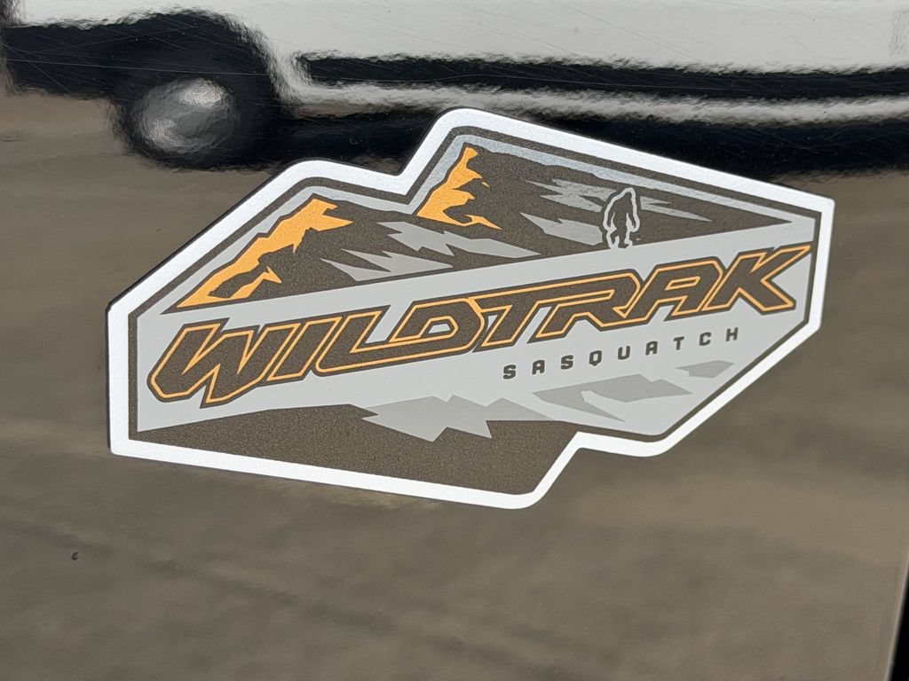 Used 2023 Ford Bronco Wildtrak AWD/4WD image 11
