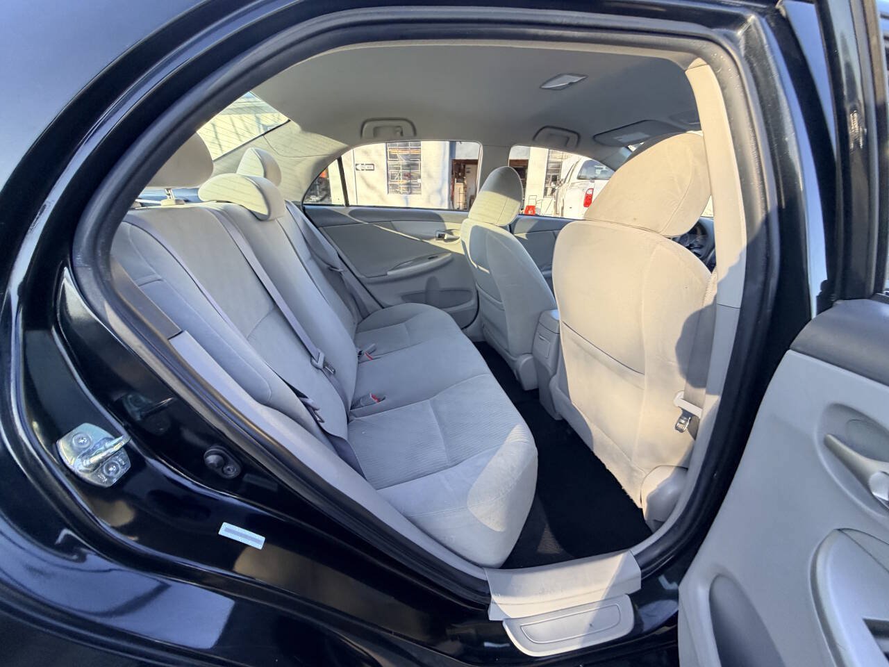 Used 2010 Toyota Corolla LE w/ All Weather Guard Pkg FWD image 21