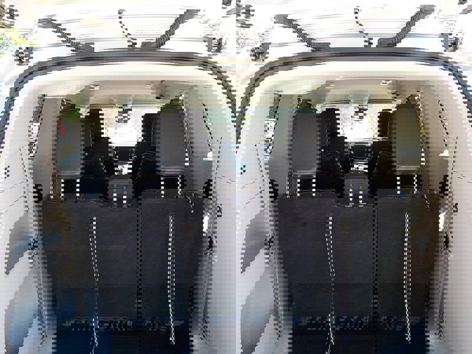 Used 2023 Chrysler Pacifica Touring-L image 10